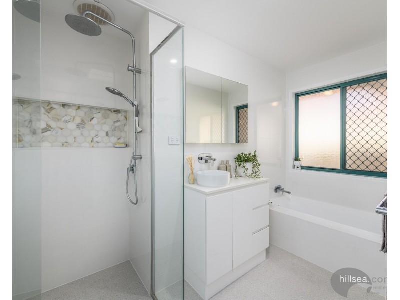 1/12 Catherine Court, Labrador QLD 4215