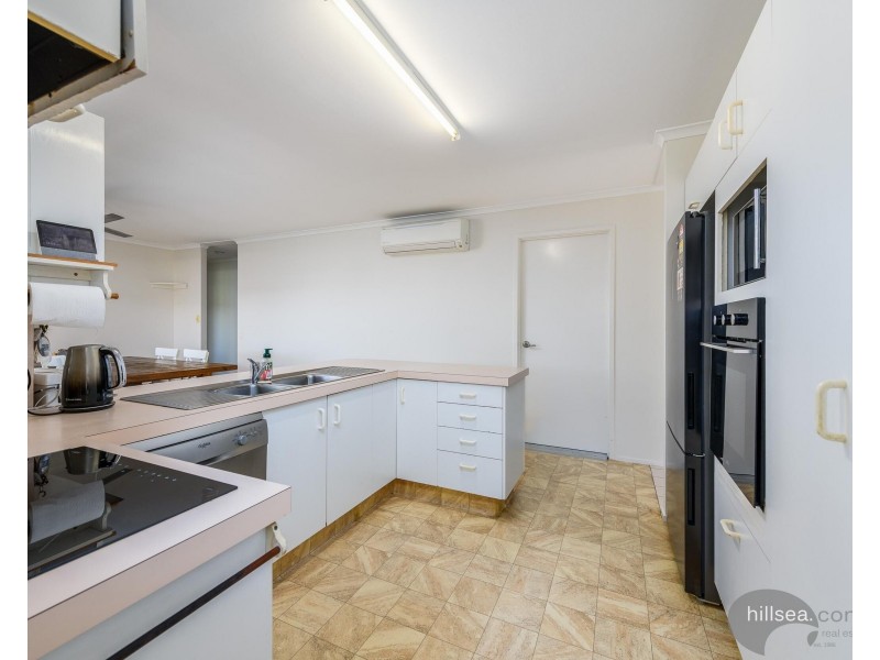 4 Essendon Close, Arundel QLD 4214