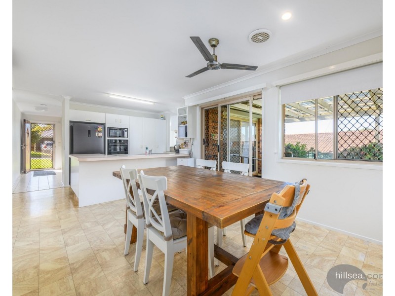 4 Essendon Close, Arundel QLD 4214
