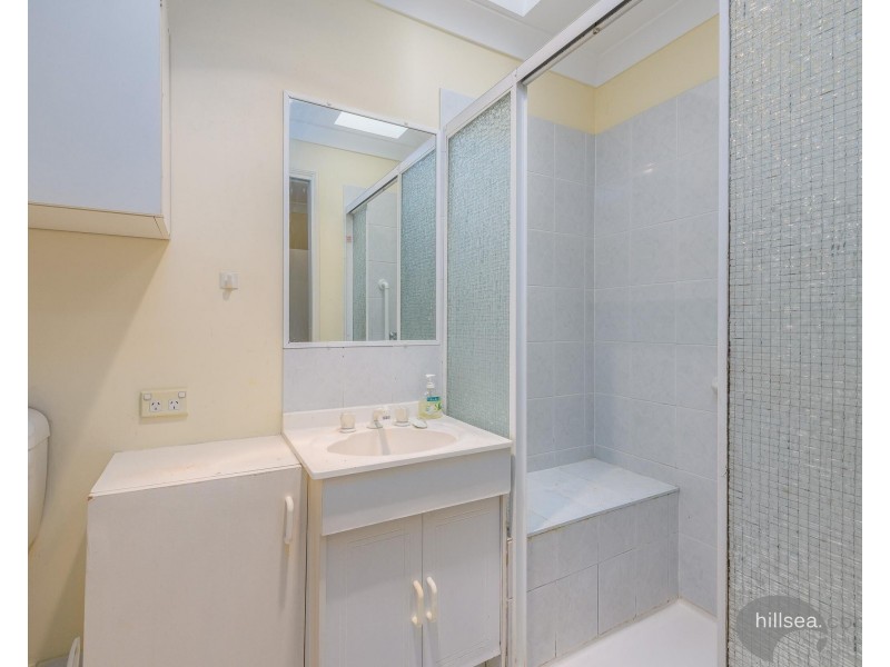 2/68 Brown Street, Labrador QLD 4215