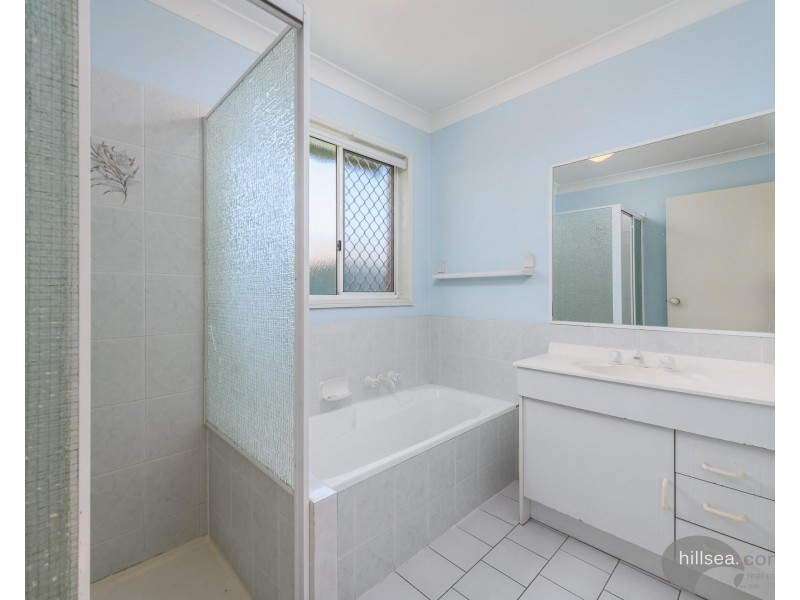 2/68 Brown Street, Labrador QLD 4215