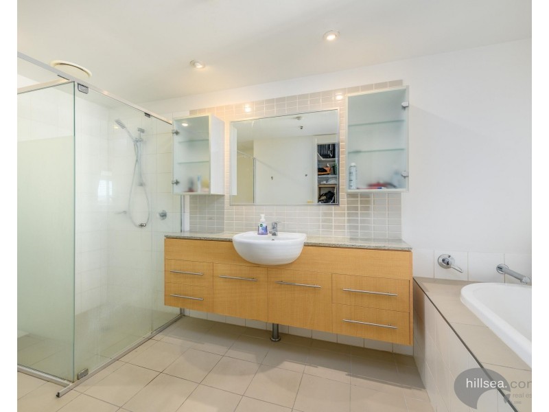129/105 Scarborough Street, Southport QLD 4215