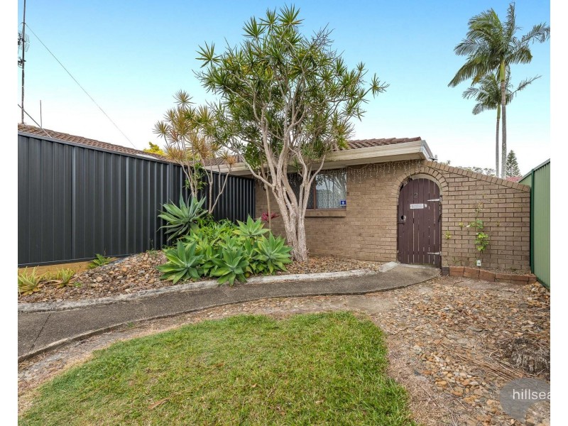 2/203 Central Street, Labrador QLD 4215