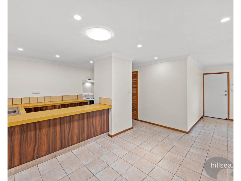 2/203 Central Street, Labrador QLD 4215