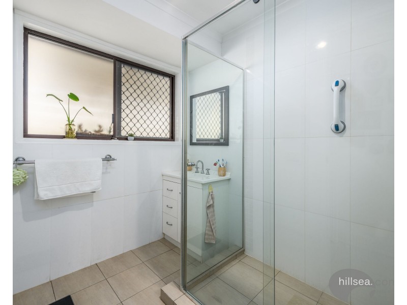 1/293 Government Road, Labrador QLD 4215