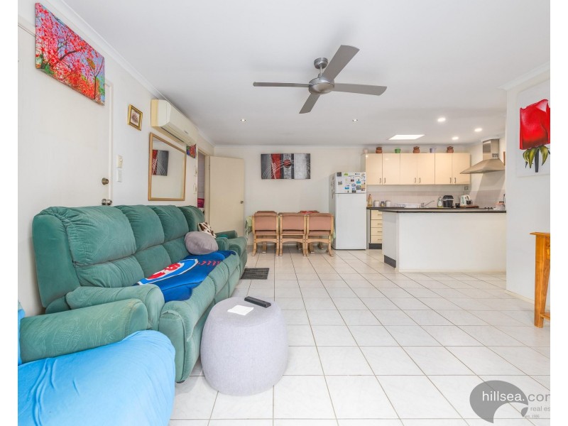 2/126 Kumbari Avenue, Labrador QLD 4215