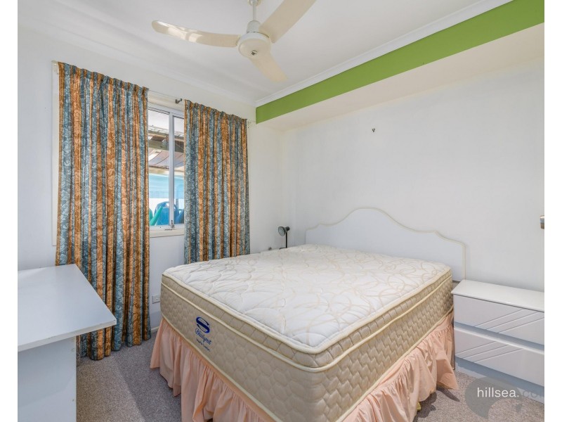 2/126 Kumbari Avenue, Labrador QLD 4215