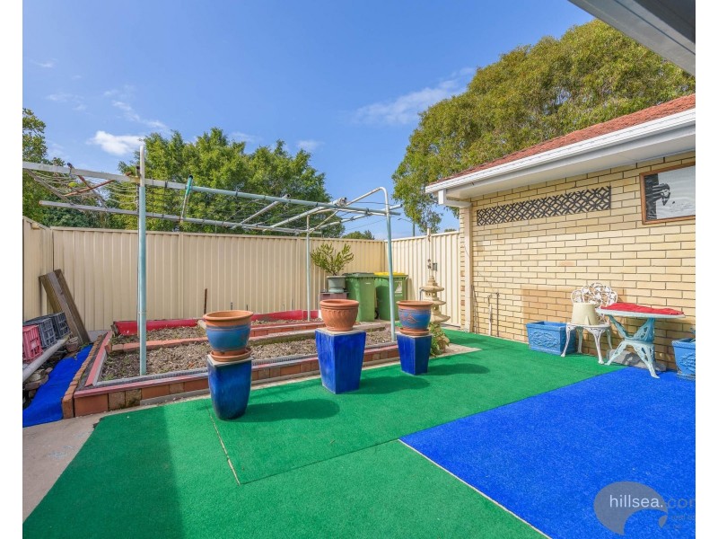 2/126 Kumbari Avenue, Labrador QLD 4215