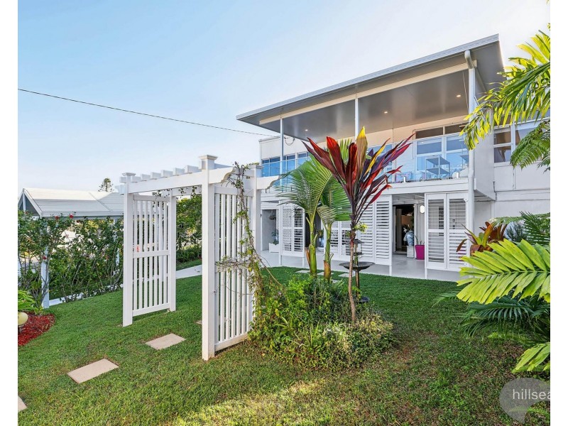 4 Wilson Street, Labrador QLD 4215