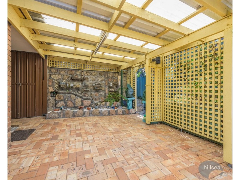 1/4 Robin Joy Close, Labrador QLD 4215