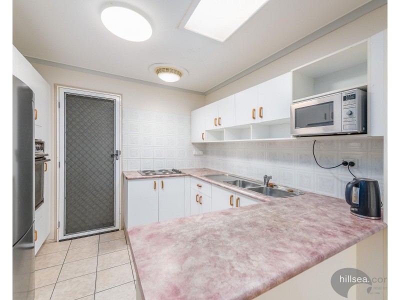 1/4 Robin Joy Close, Labrador QLD 4215
