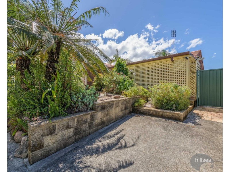 1/4 Robin Joy Close, Labrador QLD 4215