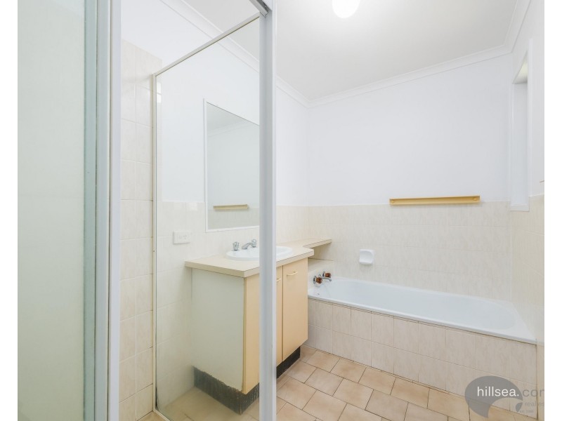 1/5 Hentdale Court, Labrador QLD 4215