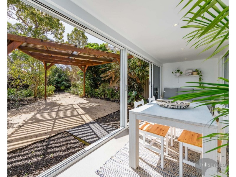 1/5 Hill Court, Labrador QLD 4215