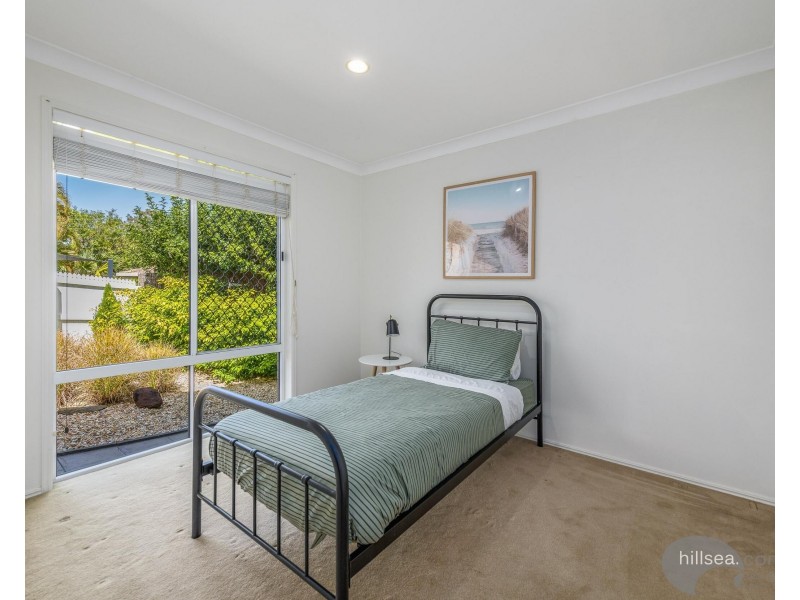 1/5 Hill Court, Labrador QLD 4215
