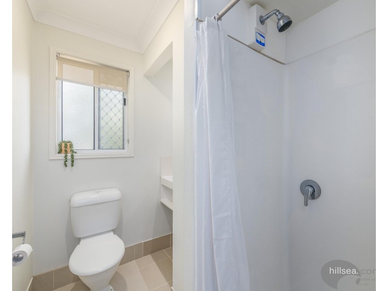 1/5 Hill Court, Labrador QLD 4215