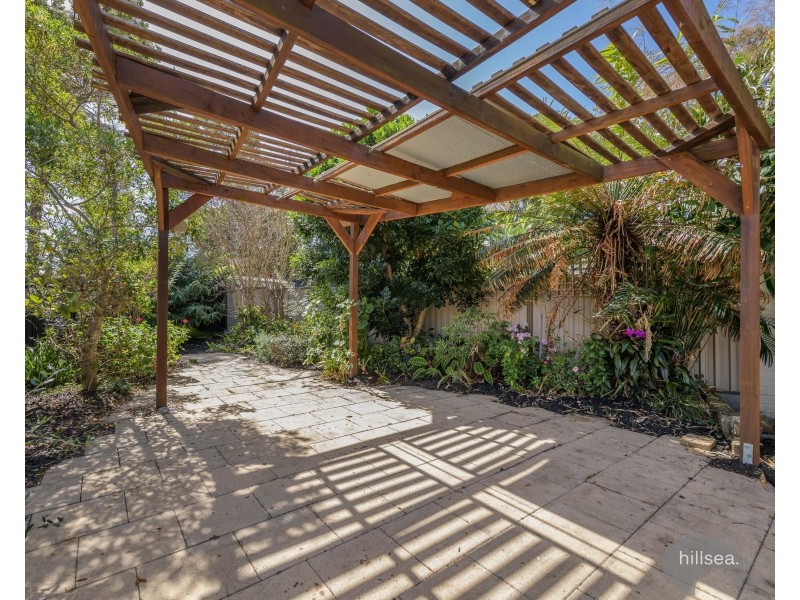 1/5 Hill Court, Labrador QLD 4215