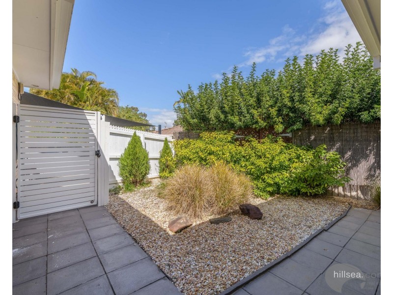 1/5 Hill Court, Labrador QLD 4215