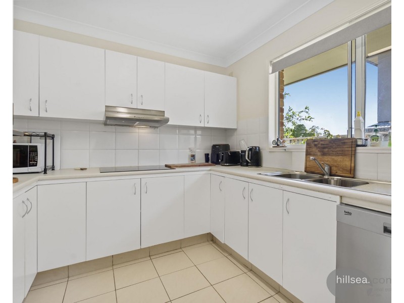 2/487 Pine Ridge Road, Runaway Bay QLD 4216