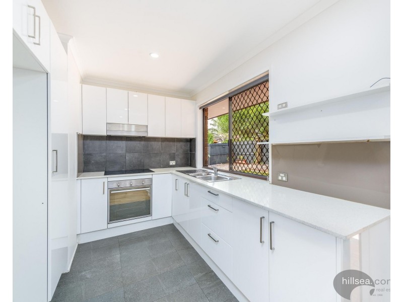 2/18 Elm Court, Labrador QLD 4215