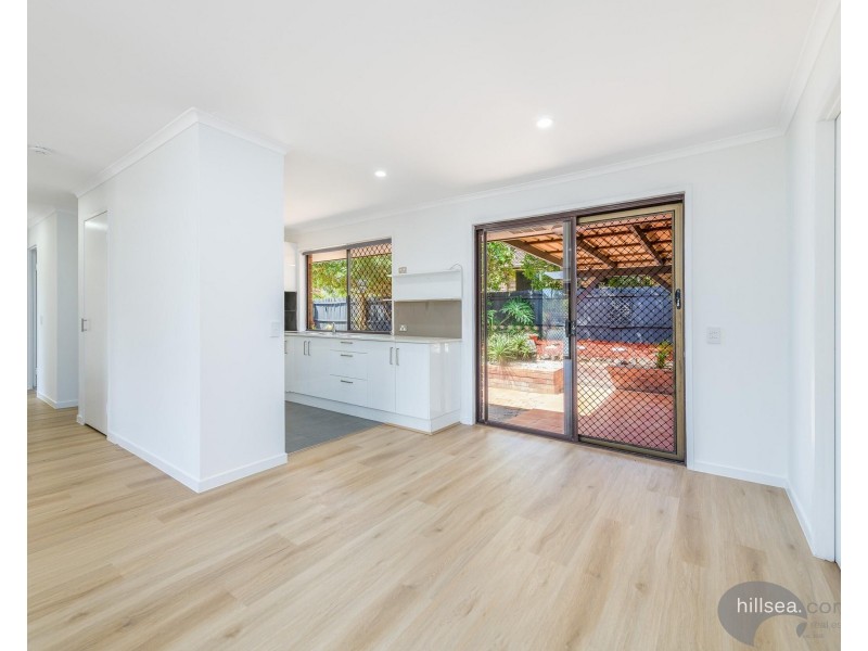 2/18 Elm Court, Labrador QLD 4215