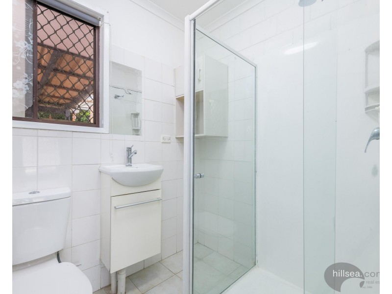 2/18 Elm Court, Labrador QLD 4215