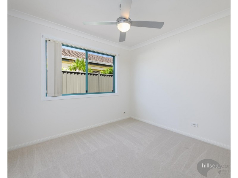 2/45 Brown Street, Labrador QLD 4215