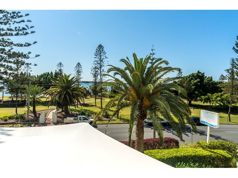 206/182-192 Marine Parade, Labrador QLD 4215