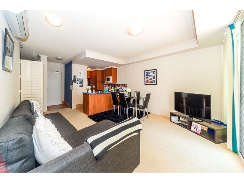 206/182-192 Marine Parade, Labrador QLD 4215