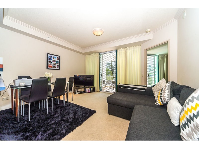 206/182-192 Marine Parade, Labrador QLD 4215