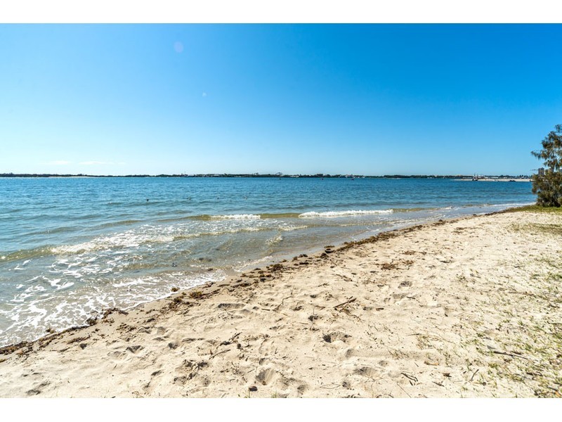 206/182-192 Marine Parade, Labrador QLD 4215