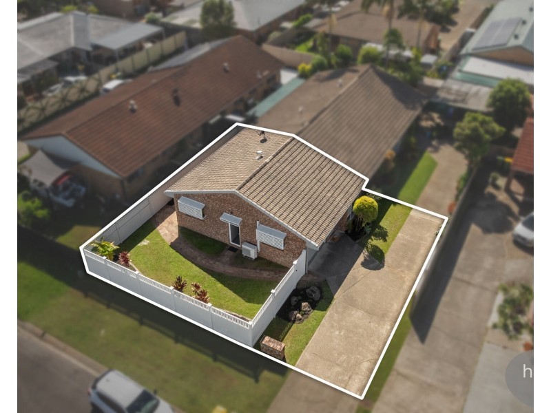 1/9 Riccarton Place, Labrador QLD 4215