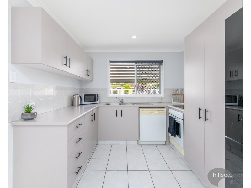 1/9 Riccarton Place, Labrador QLD 4215