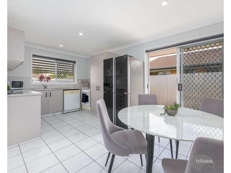 1/9 Riccarton Place, Labrador QLD 4215