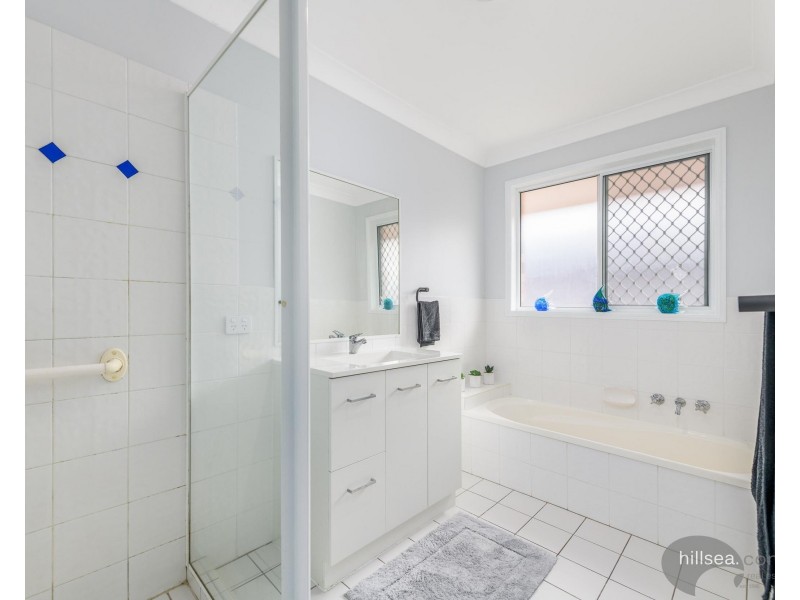 1/9 Riccarton Place, Labrador QLD 4215