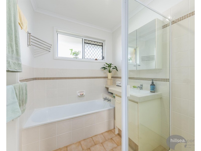 1/4 Webb Street, Labrador QLD 4215