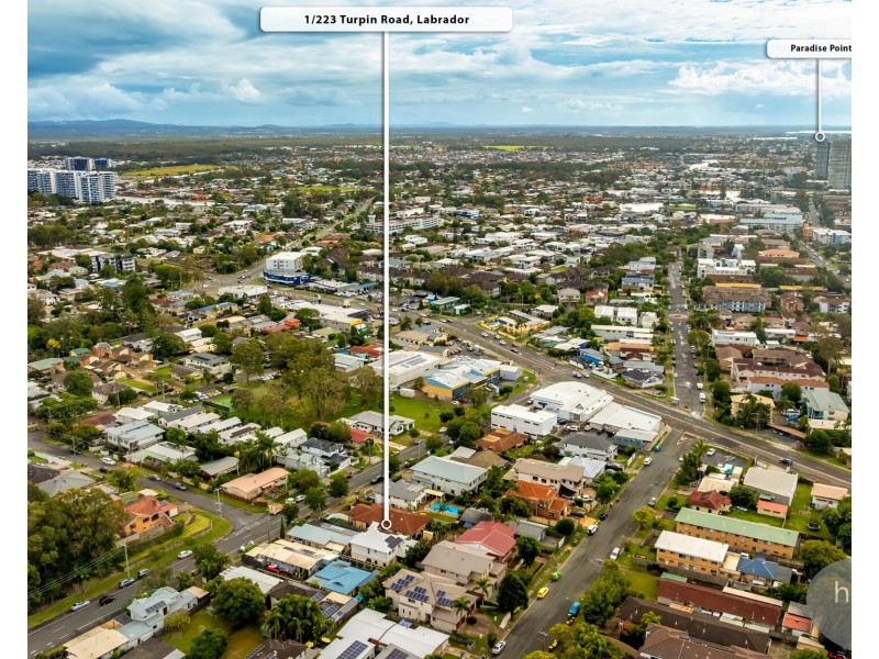 2/223 Turpin Road, Labrador QLD 4215