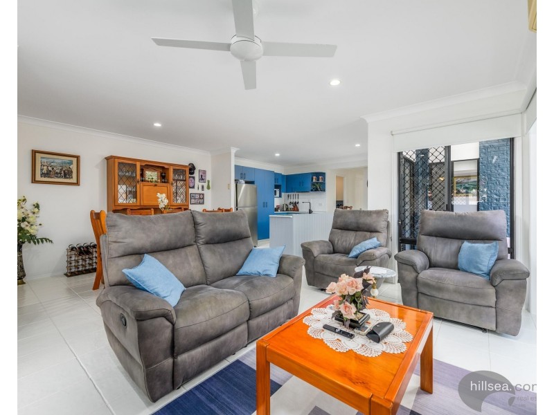 2/223 Turpin Road, Labrador QLD 4215
