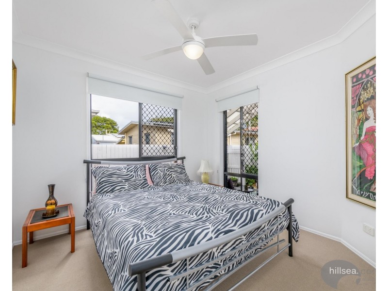 2/223 Turpin Road, Labrador QLD 4215