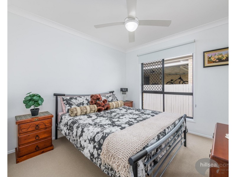 2/223 Turpin Road, Labrador QLD 4215