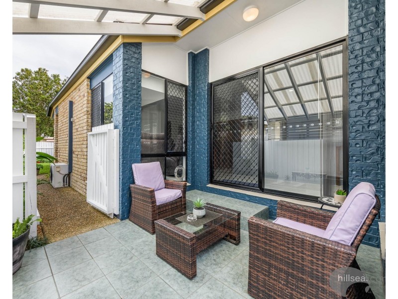 2/223 Turpin Road, Labrador QLD 4215