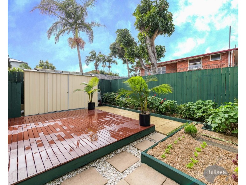 2/223 Turpin Road, Labrador QLD 4215