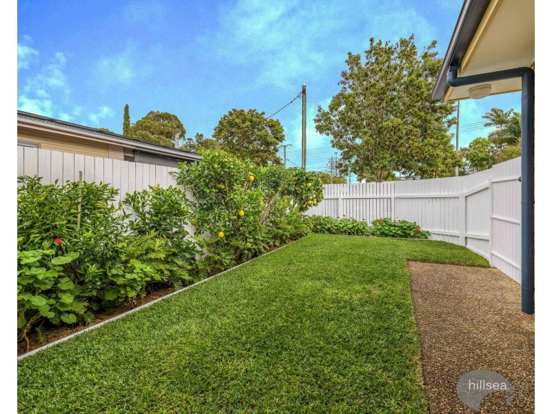 2/223 Turpin Road, Labrador QLD 4215