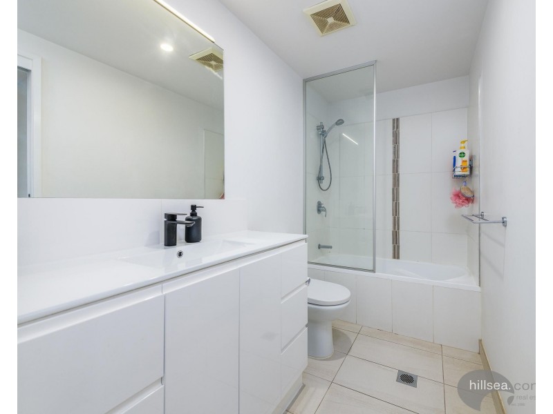 406/17 Bath Street, Labrador QLD 4215