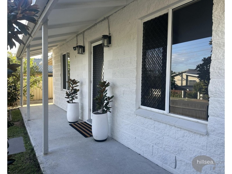 2/11 Beitz Avenue, Labrador QLD 4215