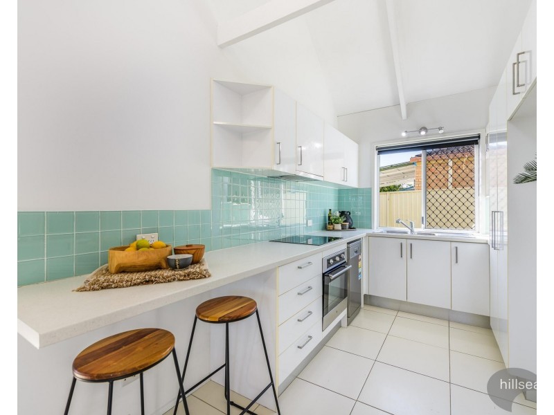 2/11 Beitz Avenue, Labrador QLD 4215