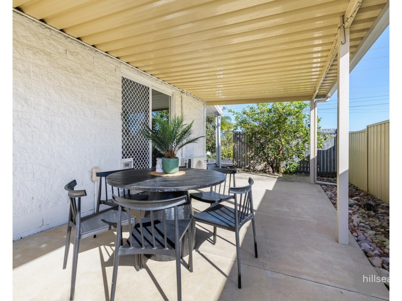 2/11 Beitz Avenue, Labrador QLD 4215