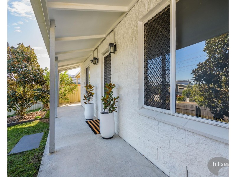 2/11 Beitz Avenue, Labrador QLD 4215