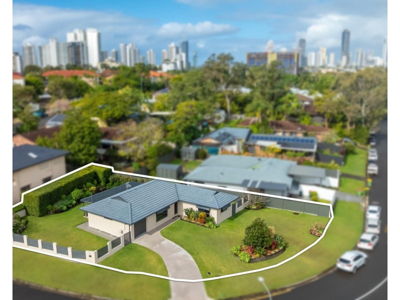 4 Gardiners Place, Southport QLD 4215