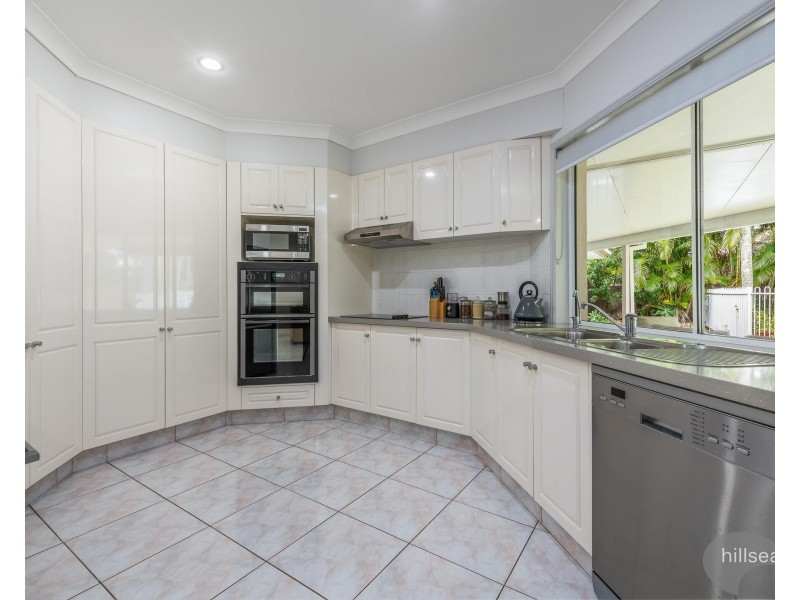 23 Pearson Close, Arundel QLD 4214